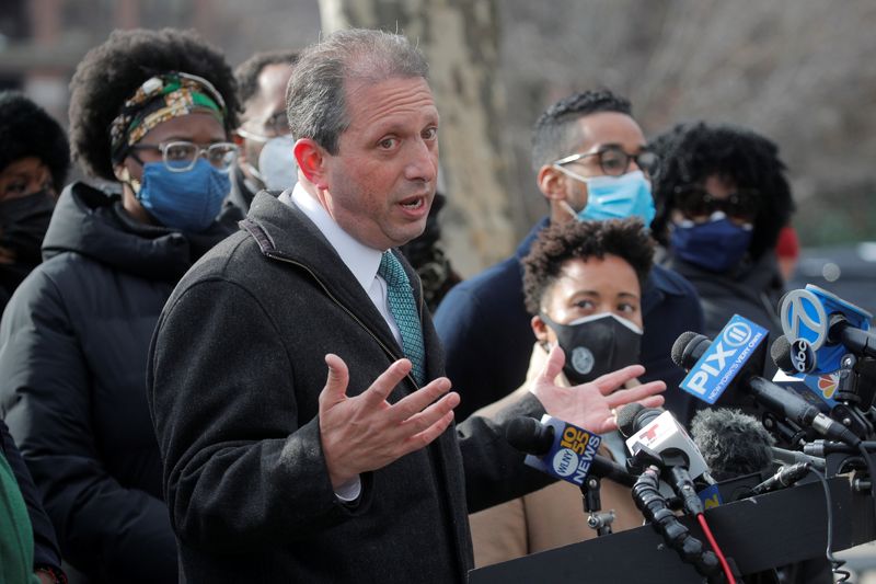 &copy; Reuters. FILE PHOTO: New York City Comptroller Brad Lander speaks during a "Defend Democracy" rally, taking place on the first anniversary of the January 6, 2021 attack on the U.S. Capitol, in Brooklyn, New York, U.S., January 6, 2022.  REUTERS/Brendan McDermid