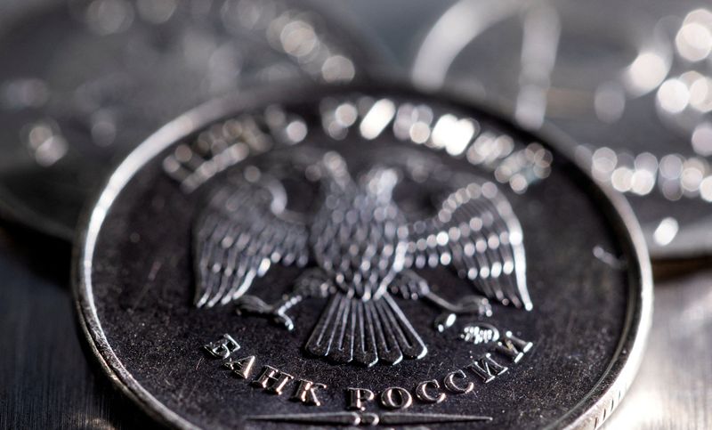 &copy; Reuters. FILE PHOTO: Russian Rouble coins are seen in this illustration taken, February 24, 2022. REUTERS/Dado Ruvic/Illustration/File Photo