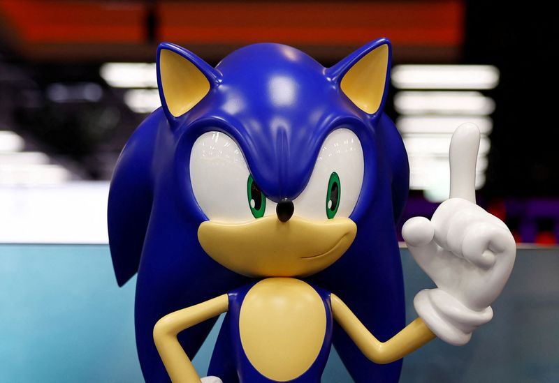 &copy; Reuters. A model of Sega character 'Sonic the Hedgehog' is pictured at its headquarters in Tokyo, Japan, February 16, 2022. REUTERS/Kim Kyung-Hoon