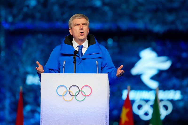 &copy; Reuters. توماس باخ رئيس اللجنة الأولمبية الدولية يتحدث في بكين يوم 20 فبراير شباط 2022. صورة لرويترز من (يو إس إيه توداي سبورتس).