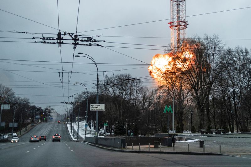 © Reuters. A blast is seen in the TV tower, amid Russia's invasion of Ukraine, in Kiev, Ukraine March 1, 2022. REUTERS/Carlos Barria