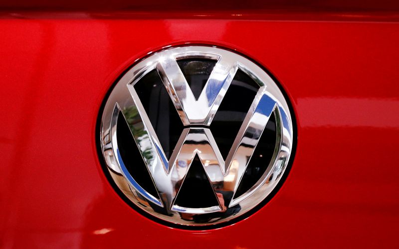 &copy; Reuters. FILE PHOTO: The logo of German carmaker Volkswagen is seen on car in a showroom of a Volkswagen car dealer in Brussels, Belgium July 9, 2020. REUTERS/Francois Lenoir