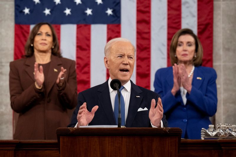 © Reuters. U.S. President Joe Biden delivers the State of the Union address at the U.S. Capitol in Washington, DC, U.S, March 1, 2022.  Saul Loeb/Pool via REUTERS