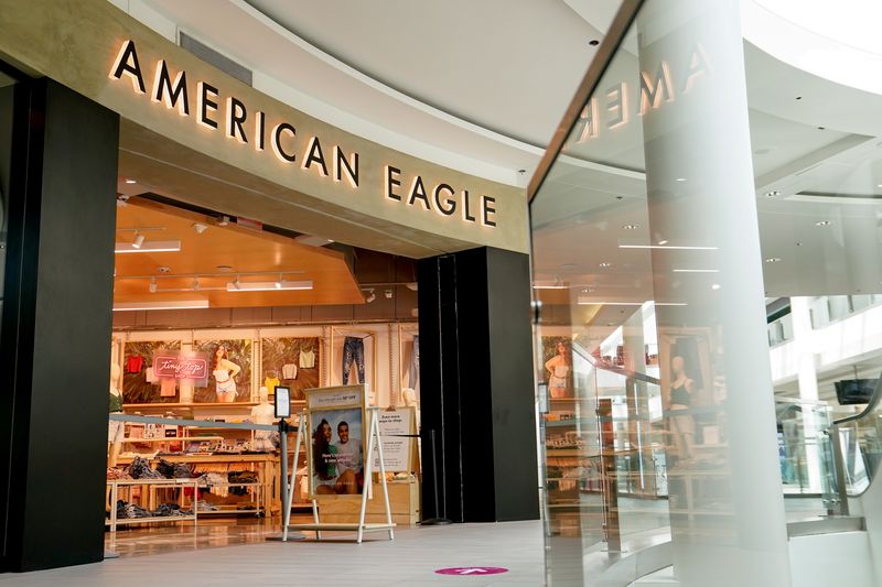 &copy; Reuters. A view of an American Eagle Outfitters store in Arlington, Virginia, U.S., June 1, 2021. REUTERS/Erin Scott
