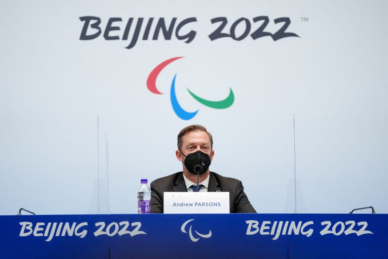 &copy; Reuters. 国際パラリンピック委員会（ＩＰＣ）は３日、４日に開幕する北京冬季パラリンピックについて、ロシアとベラルーシの選手団の出場を認めないと発表した。写真はＩＰＣのパーソンズ会長