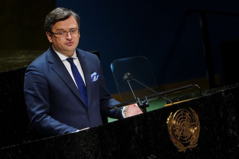 &copy; Reuters. وزير الخارجية الأوكراني دميترو كوليبا يتحدث أثناء اجتماع في الجمعية العامة للأمم المتحدة يوم 23 فبراير شباط 2022. تصوير: كارلو أليجري - رويترز.