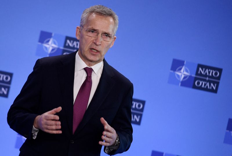 &copy; Reuters. Secretário-geral da Otan, Jens Stoltenberg, fala com jornalistas em Bruxelas
04/03/2022 Olivier Douliery/Pool via REUTERS