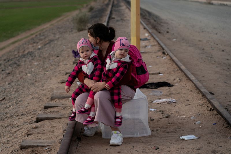 Mais russos e ucranianos buscam asilo na fronteira EUA-México