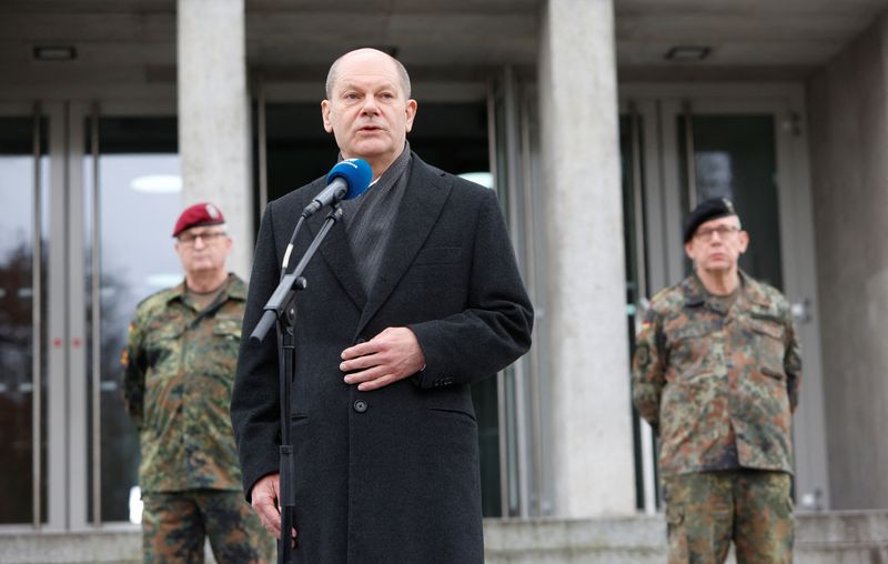 &copy; Reuters. Chanceler alemão, Olaf Scholz, durante visita a Comando de Operações do Exército da Alemanha em Schwielowsee
04/03/2022 REUTERS/Michele Tantussi