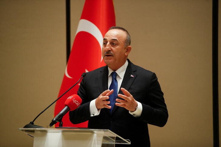 &copy; Reuters. Turkish Foreign Minister Mevlut Cavusoglu speaks during a joint news conference with Bahrain's Foreign Minister Abdullatif Al-Zayani, in Manama, Bahrain, January 31, 2022. REUTERS/Hamad I Mohammed
