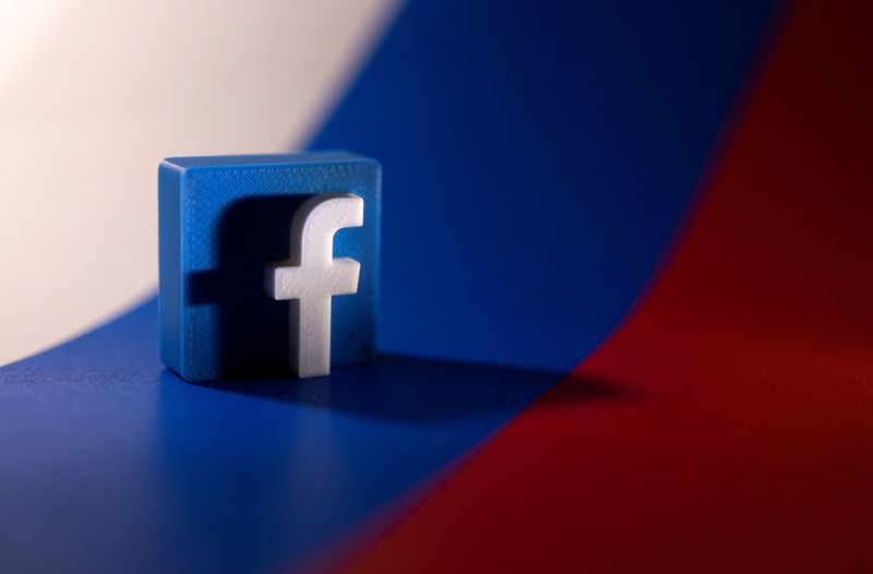 &copy; Reuters. FILE PHOTO: Facebook logo is placed on a Russian flag in this illustration picture taken February 26, 2022. REUTERS/Dado Ruvic/Illustration
