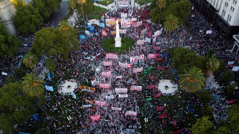 &copy; Reuters. People participate in a protest against the government's agreement with the International Monetary Fund (IMF), in Buenos Aires, Argentina February 8, 2022.  REUTERS/Miguel Lo Bianco 