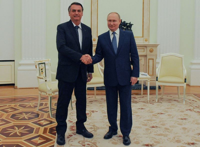&copy; Reuters. Presidente Jair Bolsonaro e presidente russo, Vladimir Putin, em Moscou
16/02/2022
Sputnik/Mikhail Klimentyev/Kremlin via REUTERS
