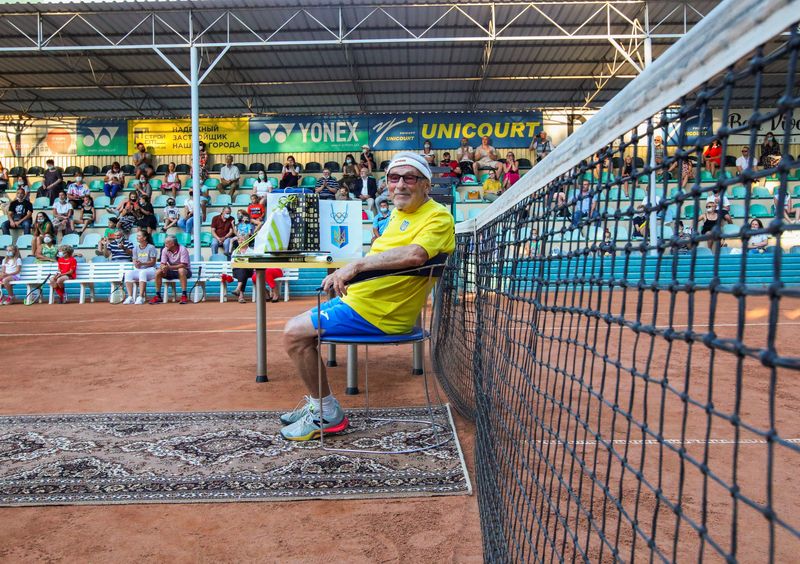 &copy; Reuters. لاعب التنس الأوكراني الهاوي ليونيد ستانيسوافسكي البالغ من العمر 97 عاما. صورة من أرشيف رويترز.