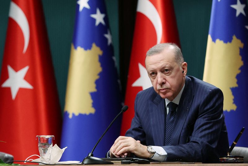 &copy; Reuters. الرئيس التركي رجب طيب أردوغان يتحدث في مؤتمر صحفي في العاصمة التركية أنقرة في أول مارس آذار 2022.
(صورة لرويترز من المكتب الصحفي للرئاسة الترك
