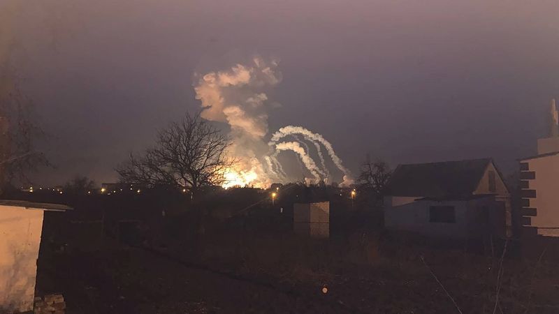 &copy; Reuters. انفجار قرب مدينة دنيبرو الأوكرانية في 24 فبراير شباط 2022. صورة حصلت عليها رويترز من وسائل للتواصل الاجتماعي. (يحظر إعادة البيع أو الوضع في أرشي
