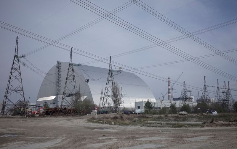 &copy; Reuters. Le président français Emmanuel Macron a insisté dimanche auprès de son homologue russe Vladimir Poutine sur la nécessité de sécuriser la centrale de Tchernobyl et les autres sites nucléaires, a-t-on appris auprès de l'Elysée, après un entretien