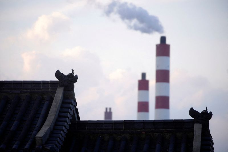 &copy; Reuters. FOTO DE ARCHIVO: Central eléctrica de carbón en Shanghái