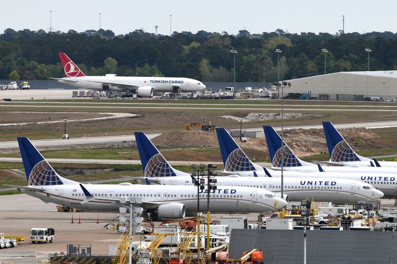 © Reuters. United Airlines planes, including a Boeing 737 MAX 9 model, are pictured at George Bush Intercontinental Airport in Houston, Texas, U.S., March 18, 2019.  REUTERS/Loren Elliott