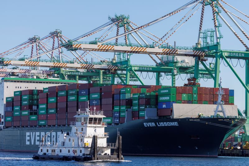 &copy; Reuters. A container ship is shown at the Port of Los Angeles in Los Angeles, California, U.S. November 22, 2021. REUTERS/Mike Blake