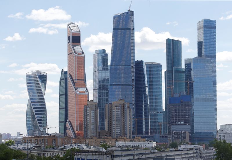 &copy; Reuters. A general view shows residential buildings in front of the Moscow International Business Center, also known as "Moskva-City", in Moscow, Russia, May 22, 2017. REUTERS/Sergei Karpukhin