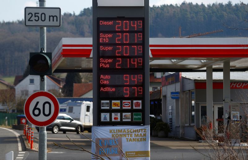 &copy; Reuters. A display shows fuel prices per litre at a gas station in Ebersburg near Fulda, Germany March 7, 2022.   REUTERS/Thilo Schmuelgen