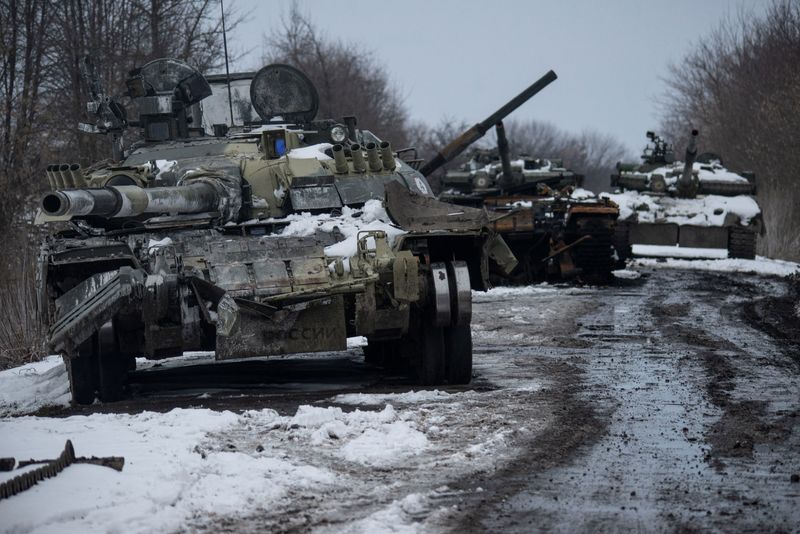 © Reuters. Destroyed Russian tanks are seen, amid Russia's invasion of Ukraine, in the Sumy region, Ukraine, March 7, 2022. Irina Rybakova/Press service of the Ukrainian Ground Forces/Handout via REUTERS 