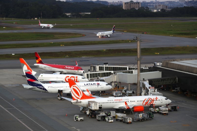 © Reuters. Aviões no aeroporto internacional de Guarulhos, próximo à São Paulo
16/04/2019
REUTERS/Amanda Perobelli