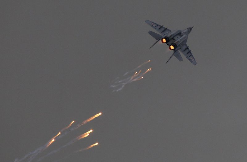 &copy; Reuters. Avião MIG-29 da Força Aérea polaca durante un voo na Polônia. 
24/08/2013 
REUTERS/Kacper Pempel