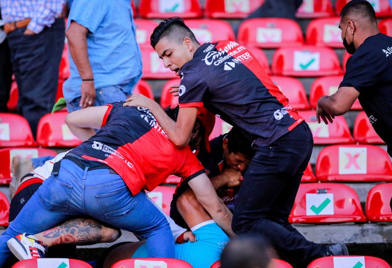 &copy; Reuters. Briga entre torcedores no estádio do Querétaro
05/03/2020
REUTERS/Victor Pichardo