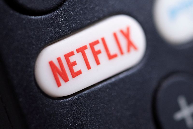 &copy; Reuters. FILE PHOTO: The Netflix logo is seen on a TV remote controller, in this illustration taken January 20, 2022. REUTERS/Dado Ruvic/Illustration/File Photo