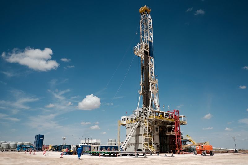 &copy; Reuters. Chevron oil exploration drilling site near Midland, Texas, U.S. August 22, 2019.   REUTERS/Jessica Lutz