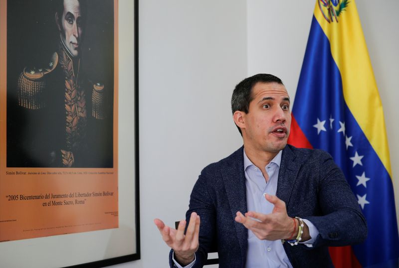 &copy; Reuters. El líder opositor venezolano Juan Guaidó habla durante una entrevista con Reuters en Caracas, Venezuela Enero 24, 2022. REUTERS/Leonardo Fernandez Viloria