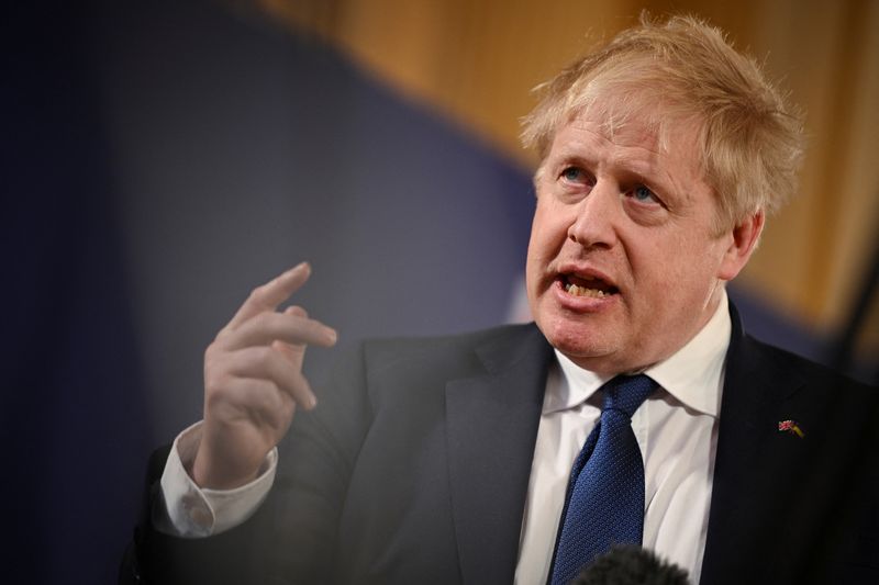 &copy; Reuters. FOTO DE ARCHIVO. El primer ministro británico, Boris Johnson, habla con los medios de comunicación, en Londres, Reino Unido. 8 de marzo de 2022. Leon Neal/Pool vía REUTERS