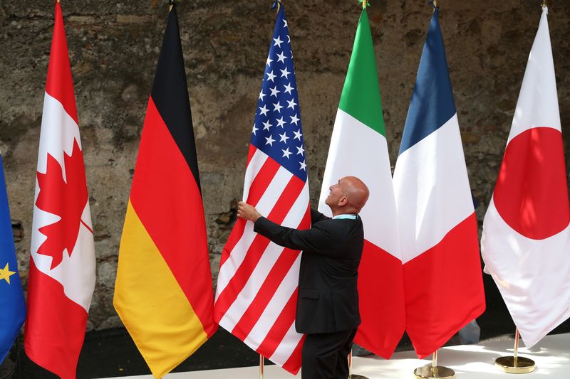 &copy; Reuters. FILE PHOTO: Flags are placed at the G7 summit in Taormina, Italy, May 26, 2017.   REUTERS/Alessandro Bianchi