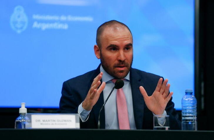 &copy; Reuters. Argentinian Economy Minister Martin Guzman holds a news conference over understandings with the International Monetary Fund (IMF), in Buenos Aires, Argentina, January 28, 2022. REUTERS/Agustin Marcarian