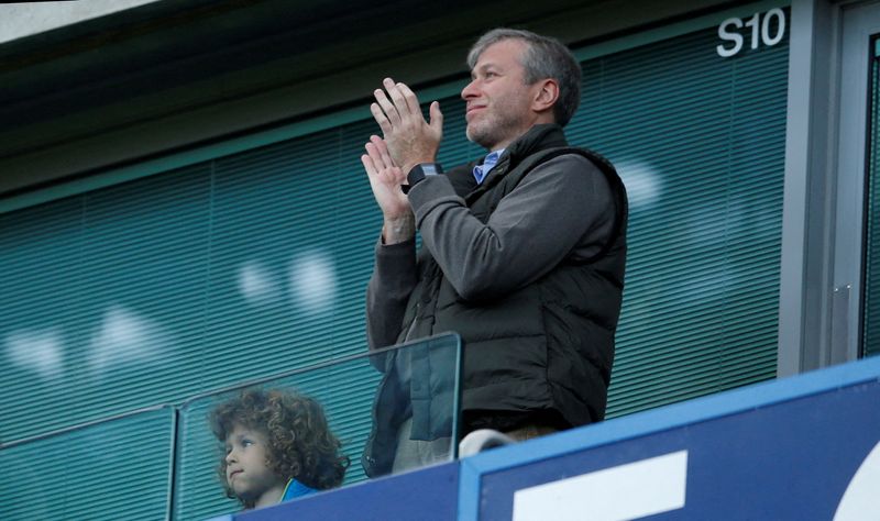 &copy; Reuters. FILE PHOTO: Football Soccer - Chelsea v Scunthorpe United - FA Cup Third Round - Stamford Bridge - 10/1/16  Chelsea owner Roman Abramovich  Action Images via Reuters / John Sibley  