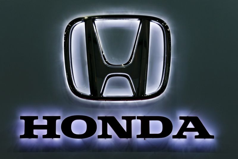 &copy; Reuters. FILE PHOTO: The logo of Honda Mortor is pictured at at the 37th Bangkok International Motor Show in Bangkok, Thailand, March 22, 2016. Picture taken March 22, 2016. REUTERS/Chaiwat Subprasom