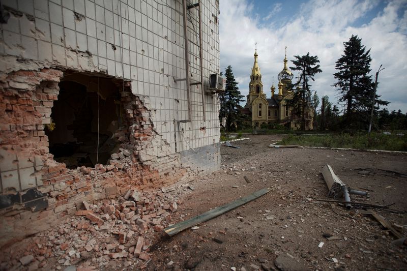 &copy; Reuters. مبنى مدمر جراء القصف الروسي لأوكرانيا في منطقة دونيتسك يوم السبت. تصوير: آنا كودريافتسيفا - رويترز.