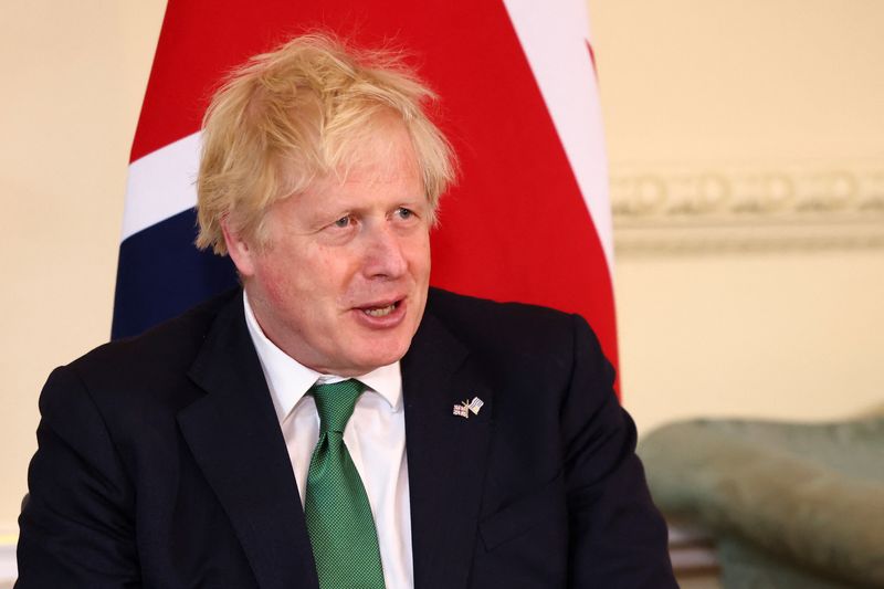&copy; Reuters. FOTO DE ARCHIVO. El primer ministro británico, Boris Johnson, habla durante una reunión con el presidente de Uruguay, Luis Lacalle Pou, en Downing Street, Londres, Reino Unido. 23 de mayo de 2022. REUTERS/Henry Nicholls/Pool