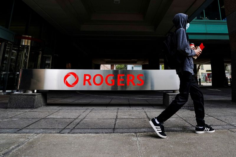 Rogers agrees with Canada's competition bureau to put Shaw merger on hold