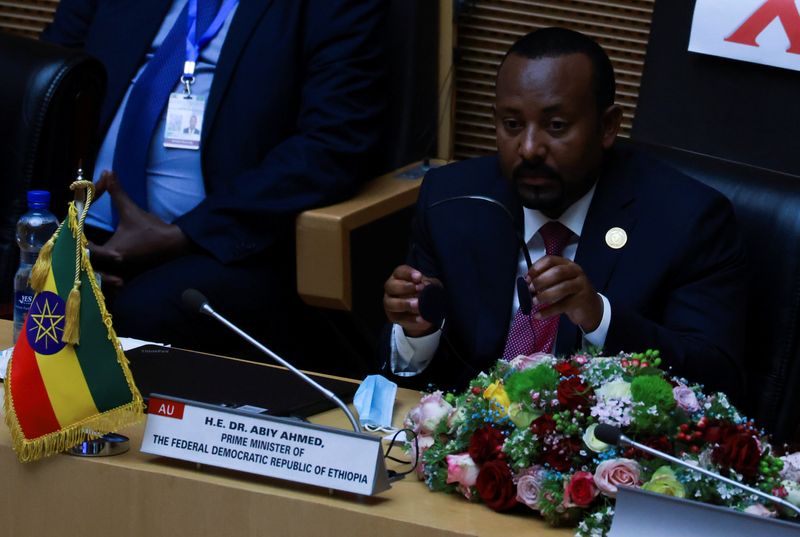 &copy; Reuters. رئيس الوزراء الإثيوبي أبي أحمد في قمة الاتحاد الأفريقي في مقر الاتحاد بأديس أبابا يوم الخامس من فبراير شباط 2022. تصوير: تيكسا نيجيري - رويترز