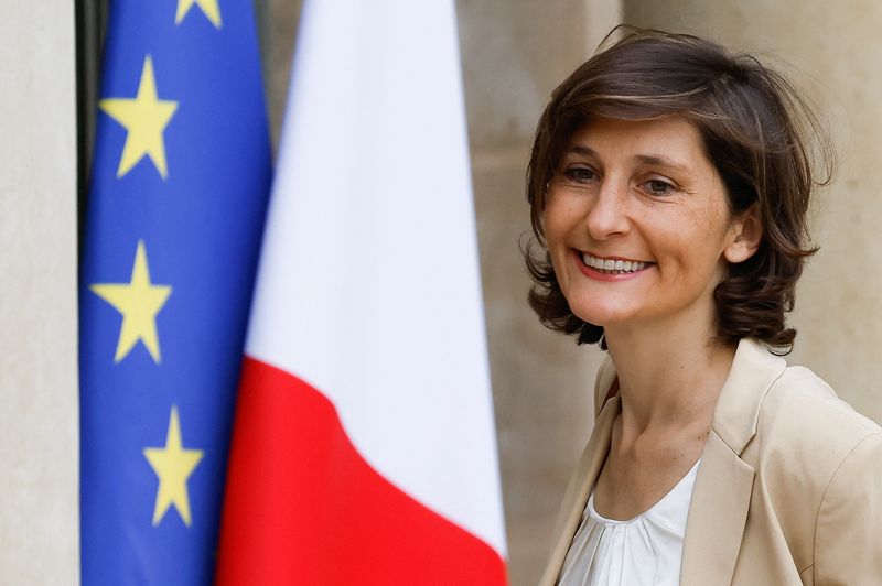 &copy; Reuters. Ministra do Esporte da França, Amélie Oudéa-Castéra, chega para reunião de gabinete no Palácio do Eliseu, em Paris
23/05/2022 REUTERS/Christian Hartmann