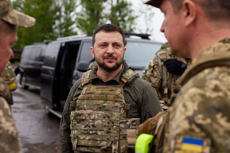 &copy; Reuters. Presidente da Ucrânia, Volodymyr Zelenskiy, durante visita à região de Kharkiv
29/05/2022 Serviço de Imprensa da Presidência Ucraniana/Divulgação via REUTERS