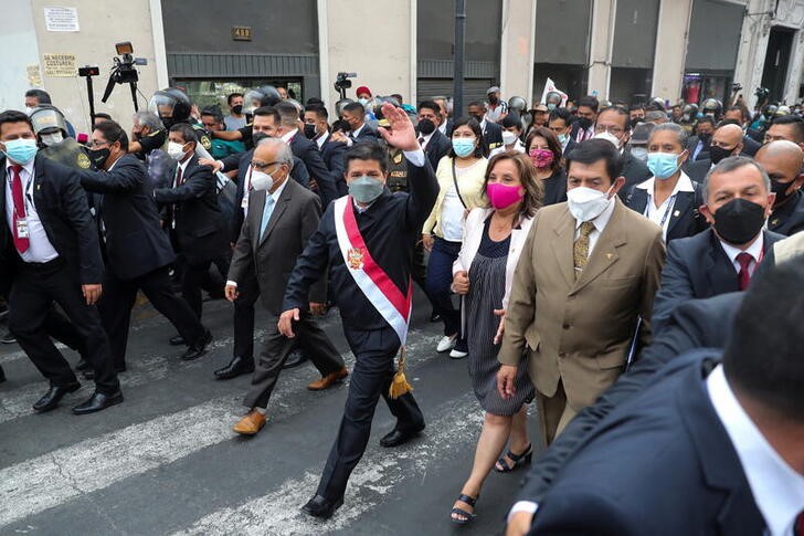 &copy; Reuters. Foto del martes del Presidente de Peru Pedro Castillo caminando en Lima 
Mar 15, 2022. REUTERS/Sebastian Castaneda