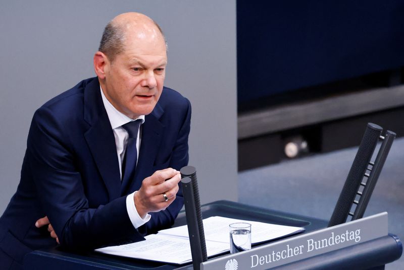 &copy; Reuters. German Chancellor Olaf Scholz speaks during a session of Germany's lower house of parliament, the Bundestag, in Berlin, Germany, June 1, 2022. REUTERS/Hannibal Hanschke