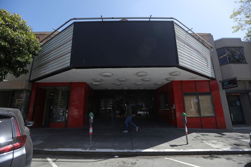 &copy; Reuters. FILE PHOTO: A closed CineArts Empire theater is seen in San Francisco, California, U.S. April 14, 2021. REUTERS/Nathan Frandino