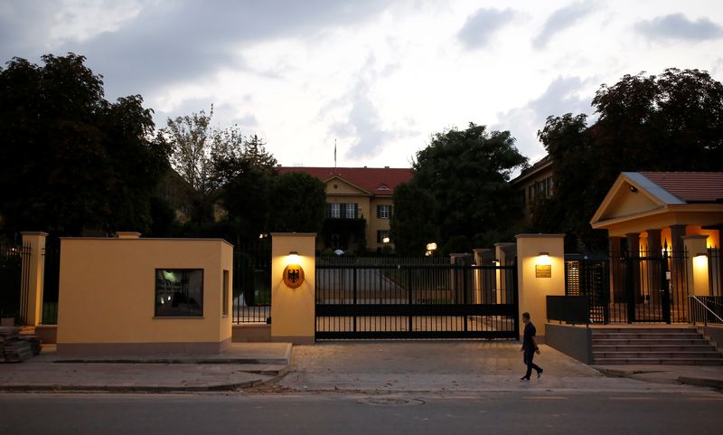 &copy; Reuters. مدخل السفارة الألمانية في أنقرة بصورة من أرشيف رويترز.