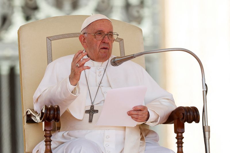 &copy; Reuters. Papa Francisco durante audiência geral semanal no Vaticano
01/06/2022 REUTERS/Remo Casilli