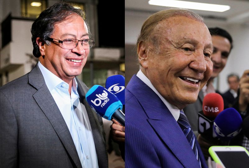 &copy; Reuters. Combinação de fotos dos candidatos à Presidência da Colômbia Gustavo Petro (esq) e Rodolfo Hernández (dir) conversando com jornalistas em Bogotá
27/05/2022 e 29/05/2022 REUTERS/Luisa Gonzalez